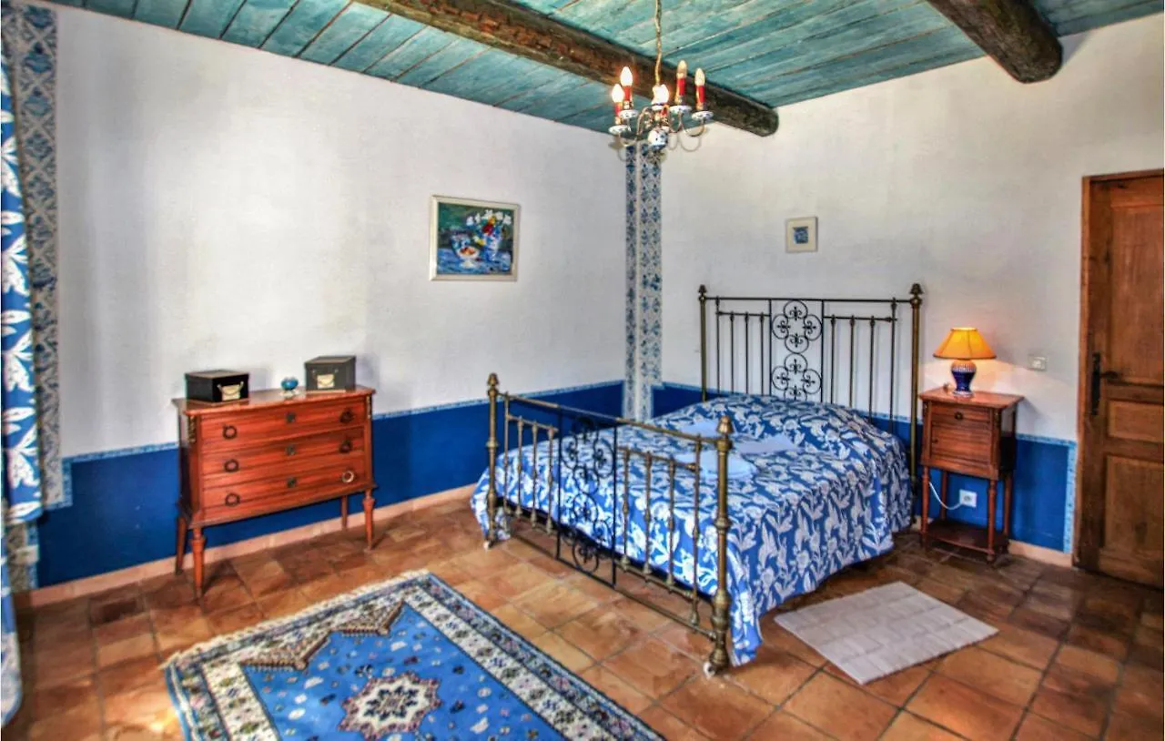 Pet Friendly Home In אפט 0*,